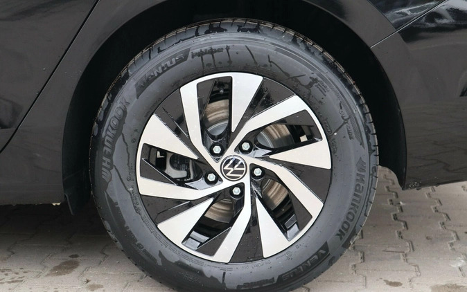 Volkswagen Passat cena 208590 przebieg: 8, rok produkcji 2024 z Olsztyn małe 379